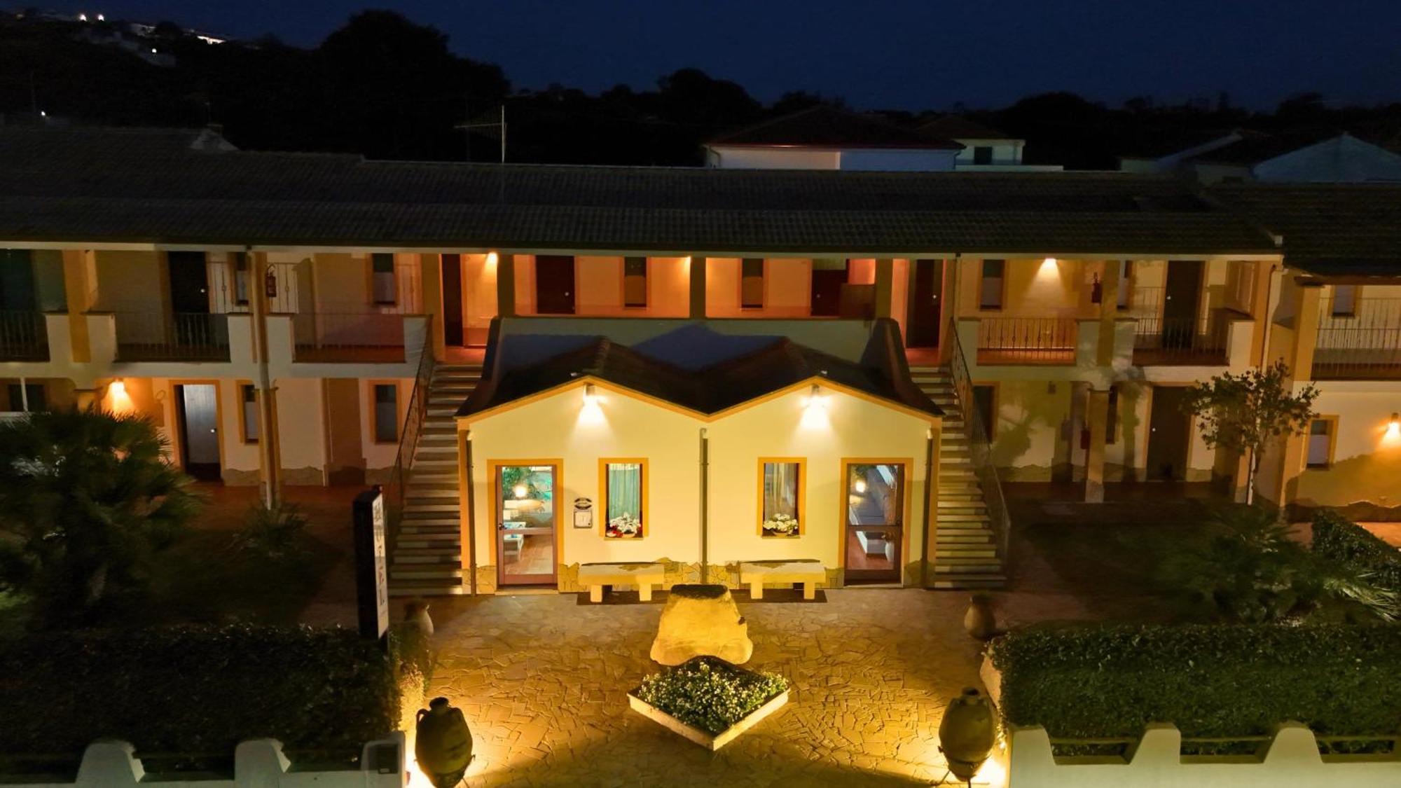 Hotel Le Sabbie Calasetta Dış mekan fotoğraf